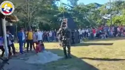 Mindefensa regaña a militares por video de disidentes de Farc inaugurando obra en Tibú